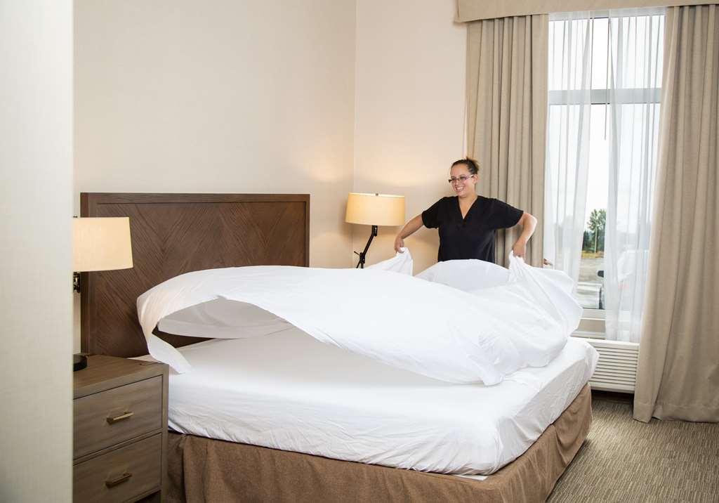 Pomeroy Inn & Suites Prince George Pokoj fotografie