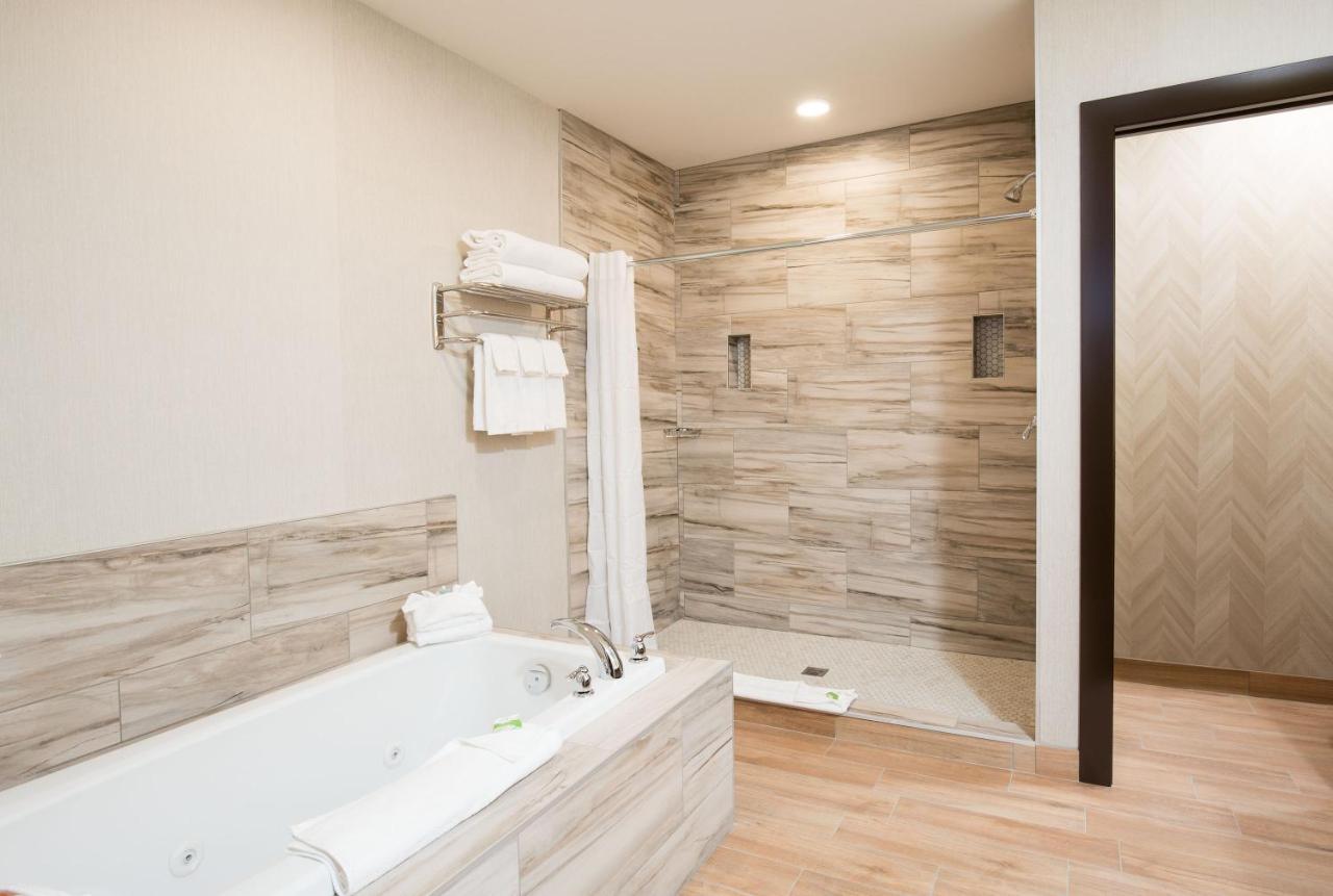 Pomeroy Inn & Suites Prince George Exteriér fotografie